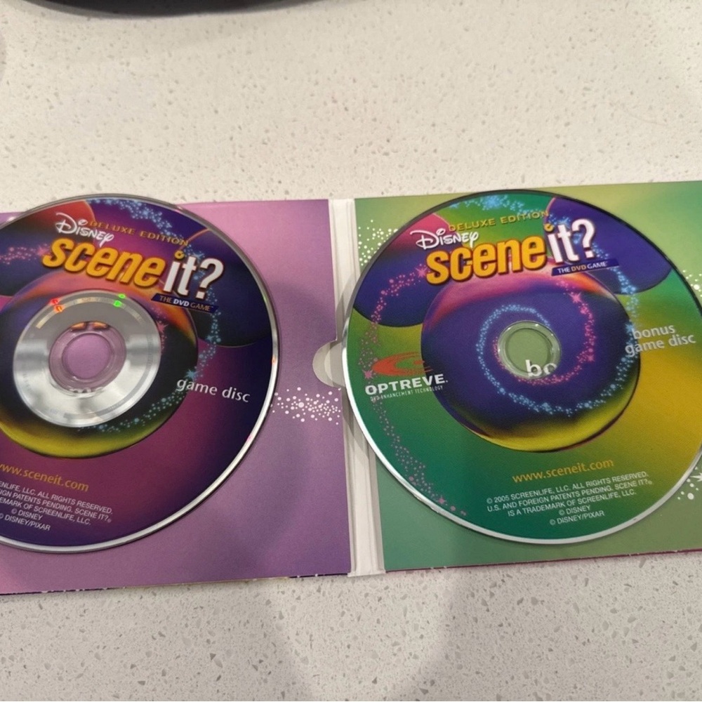 Disney Scene It? Deluxe Edition 2 DVD Board Game 2005 W/Collectors Tin - Picture 6 of 7